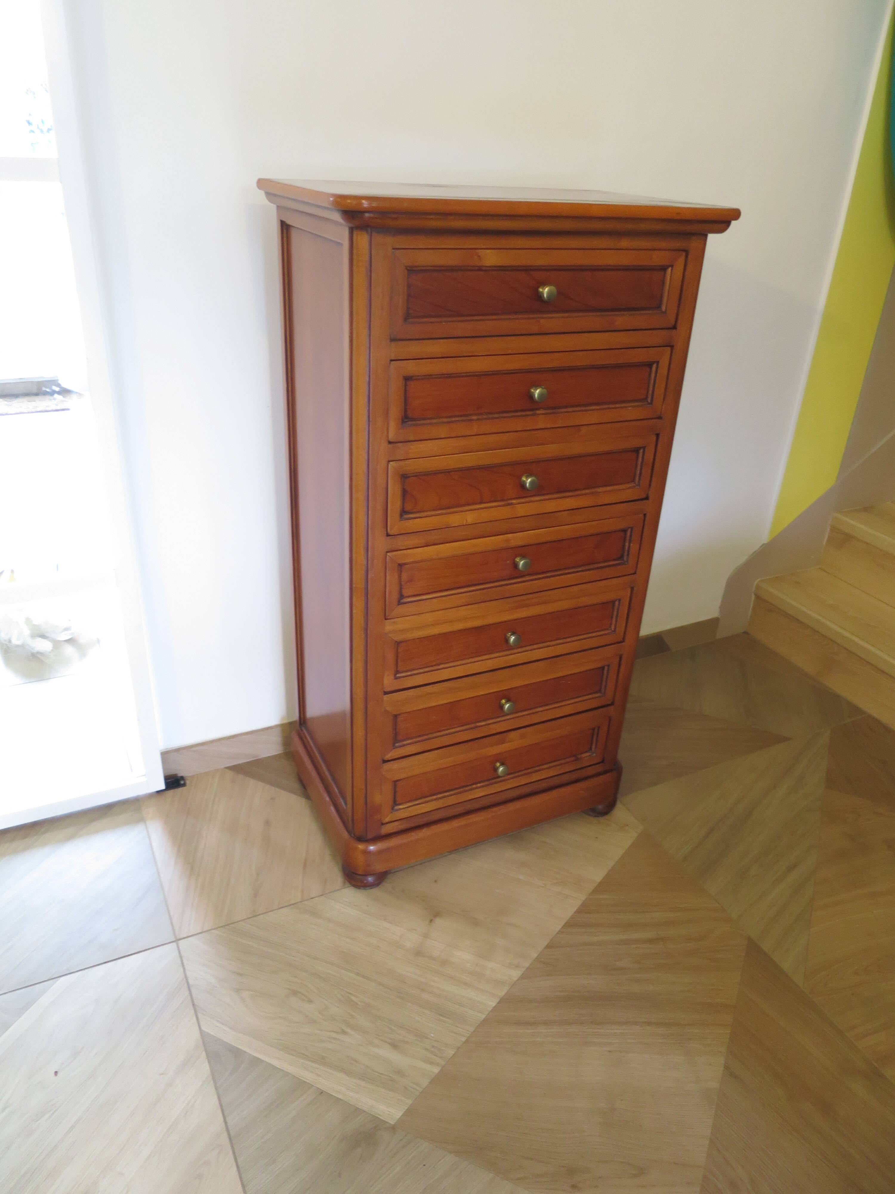 Rare Louis Philippe chest of drawers with 7 drawers from the 80s in cherry wood