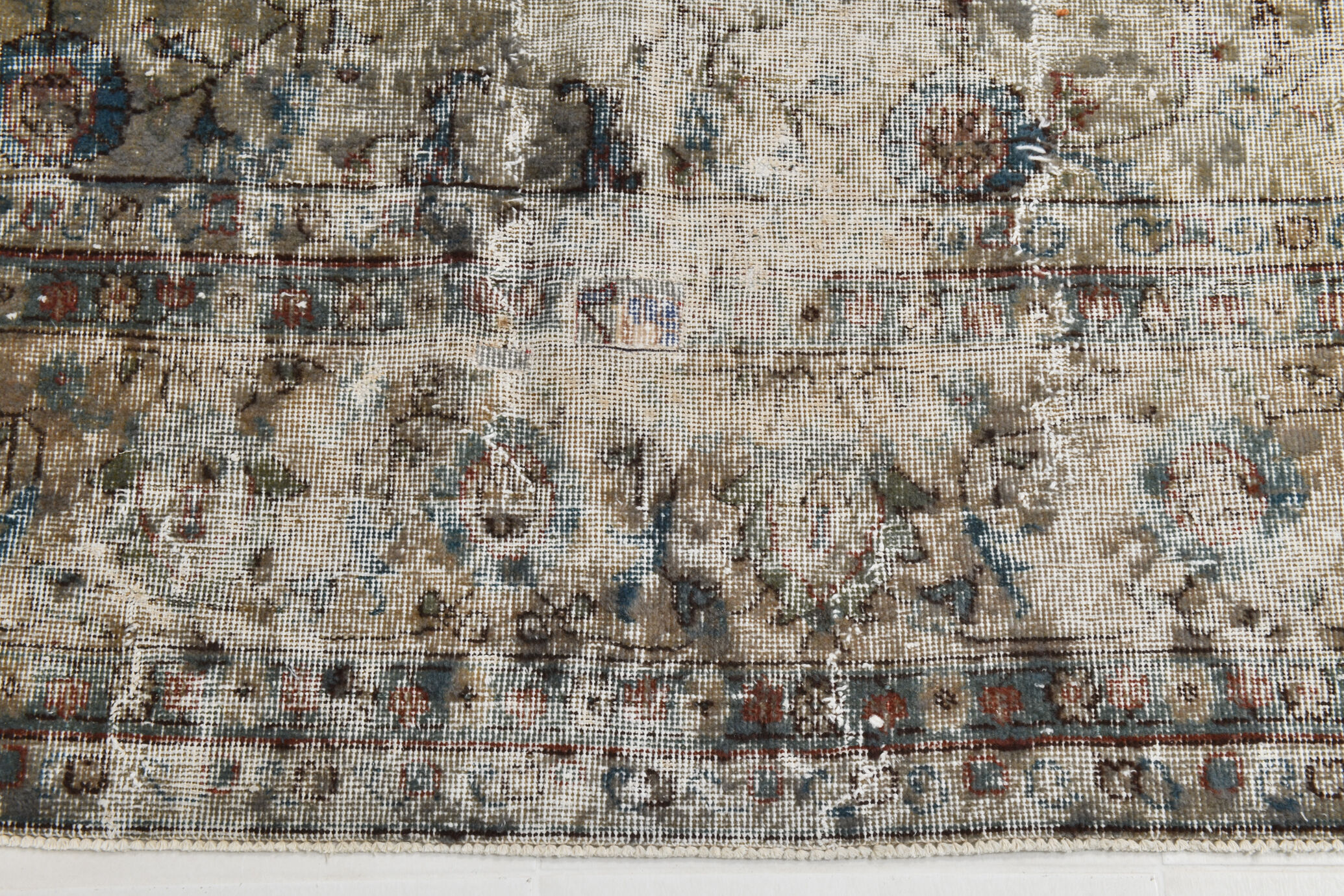8x11 distressed antique vintage rug 333x230cm