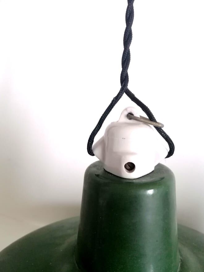 Pair of industrial suspensions in enamelled sheet metal