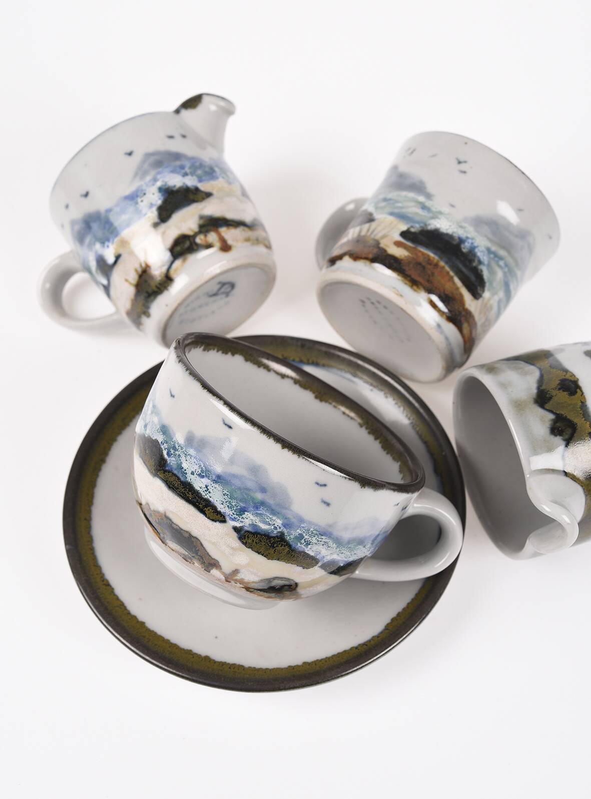 HIGHLAND STONEWARE coffee service, second hand.