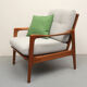 Fauteuil des années 1960 en cerisier, gris clair avec coussin vert