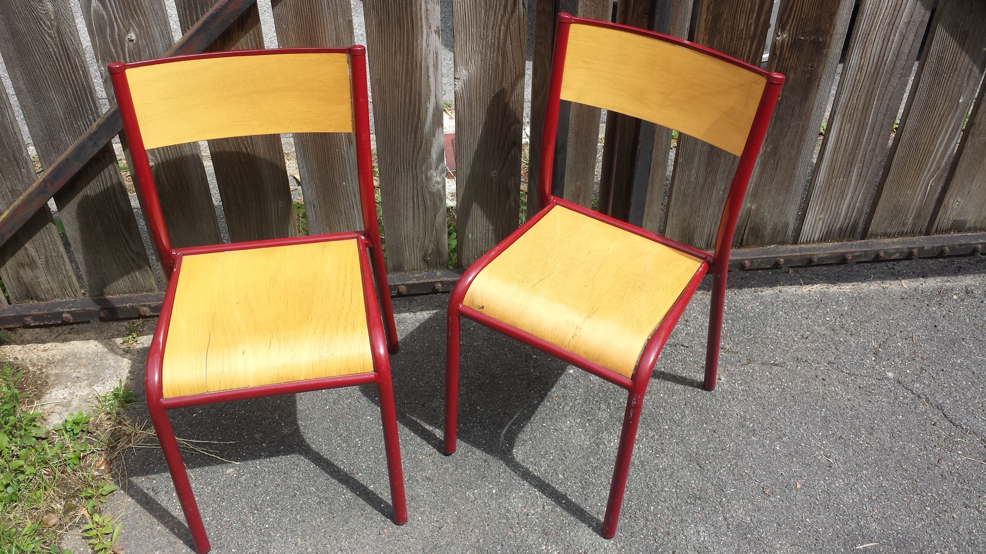Child model red schoolboy chair