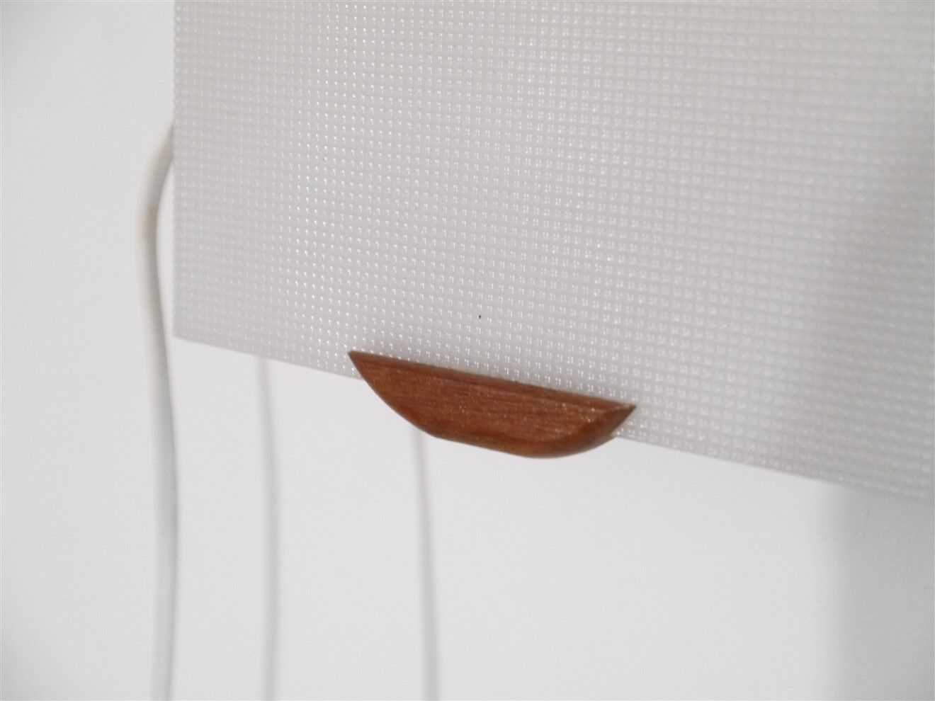 Paire d'appliques vintage scandinave en teck et acrylique