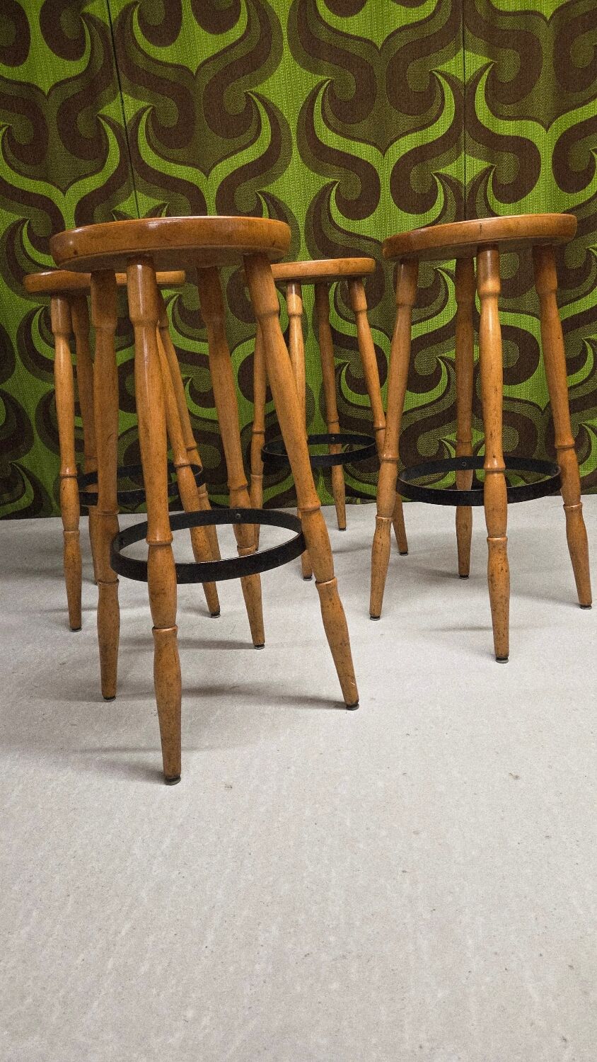 Set of 4 bar stools