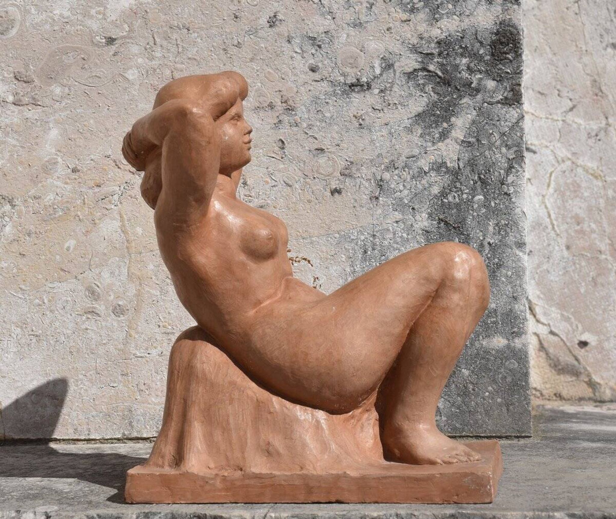 L. Ollivier, Femme assise (1947)