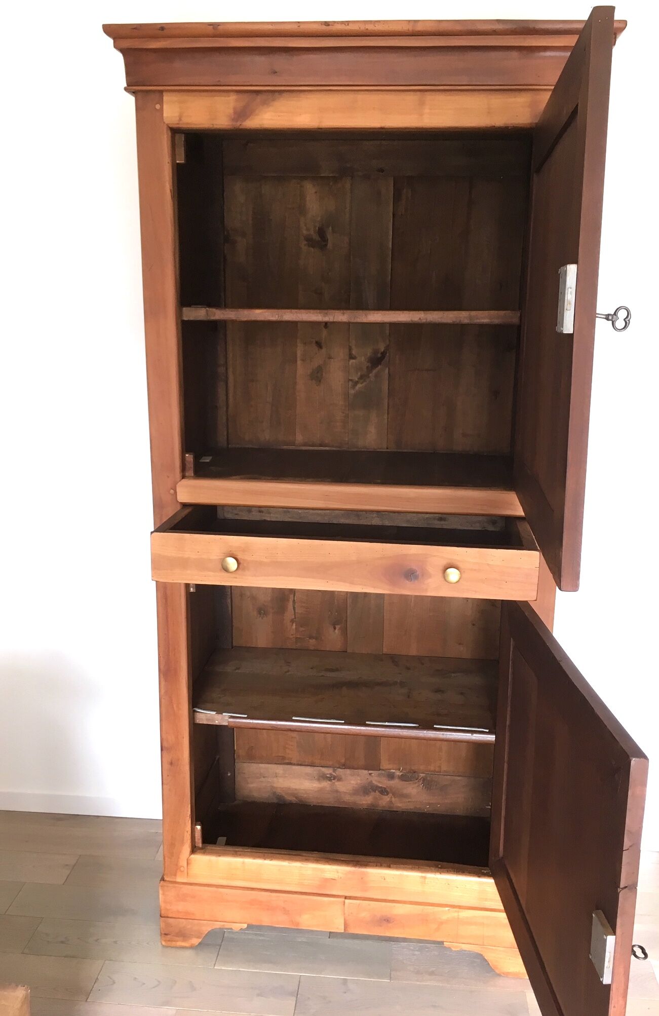 Standing man wardrobe