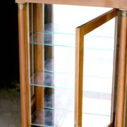 Empire display cabinet in mahogany (late 19th century). In beautiful condition.