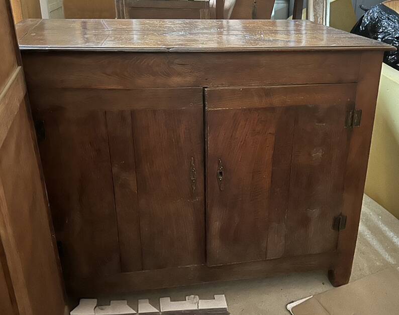 Low sideboard, country sideboard, rustic, solid oak, mid 19th century.