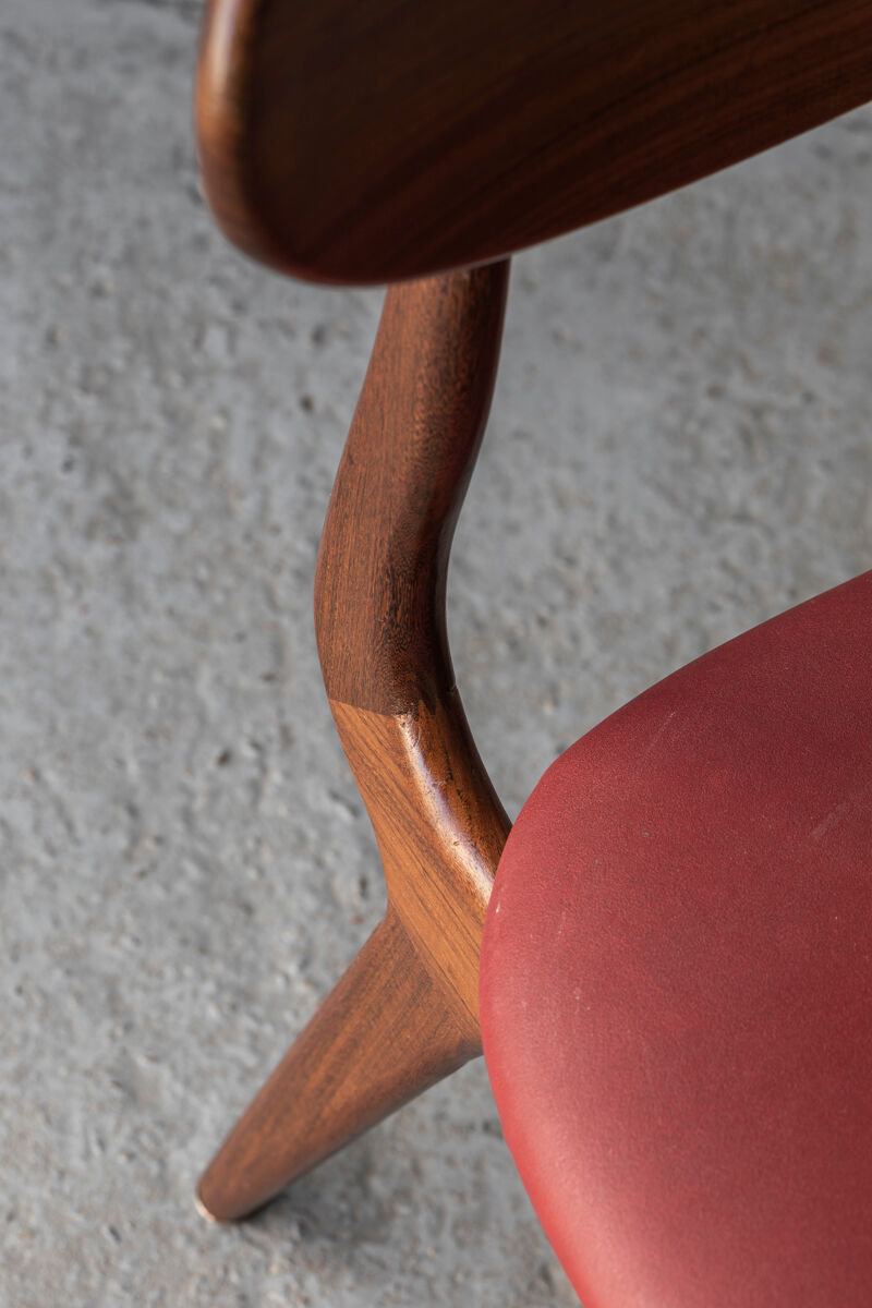 Set of 4 dining chairs in teak and burgundy by Louis van Teeffelen, The Netherlands, 1960’s