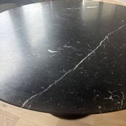 Sarrinen Tulip Round Table