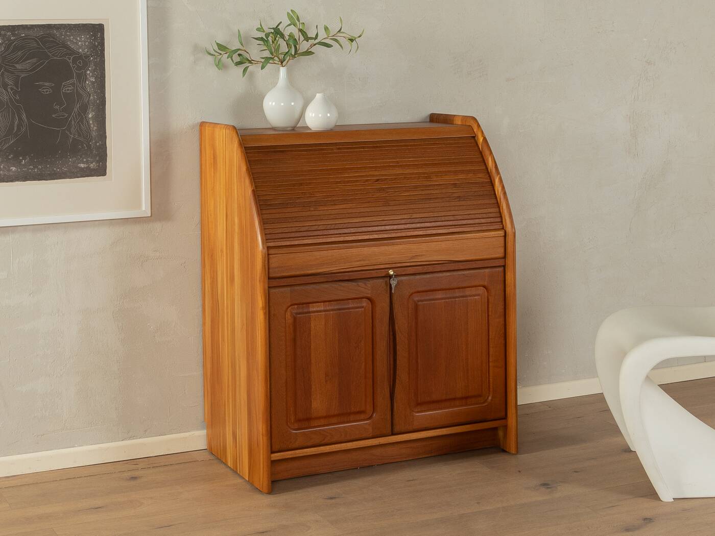 1980s Bureau, Ansager