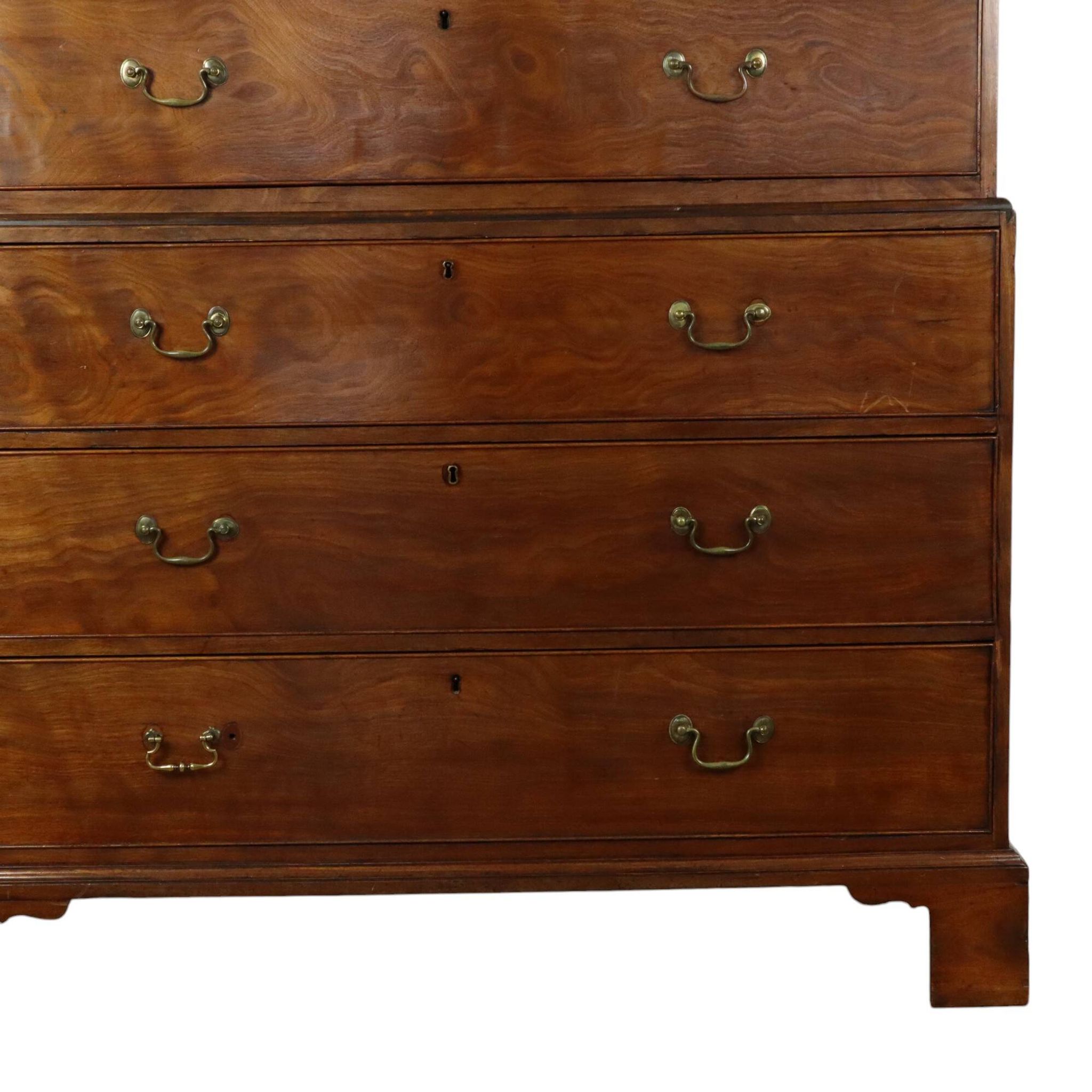 Antique mahogany commode, George III style, 19th century.