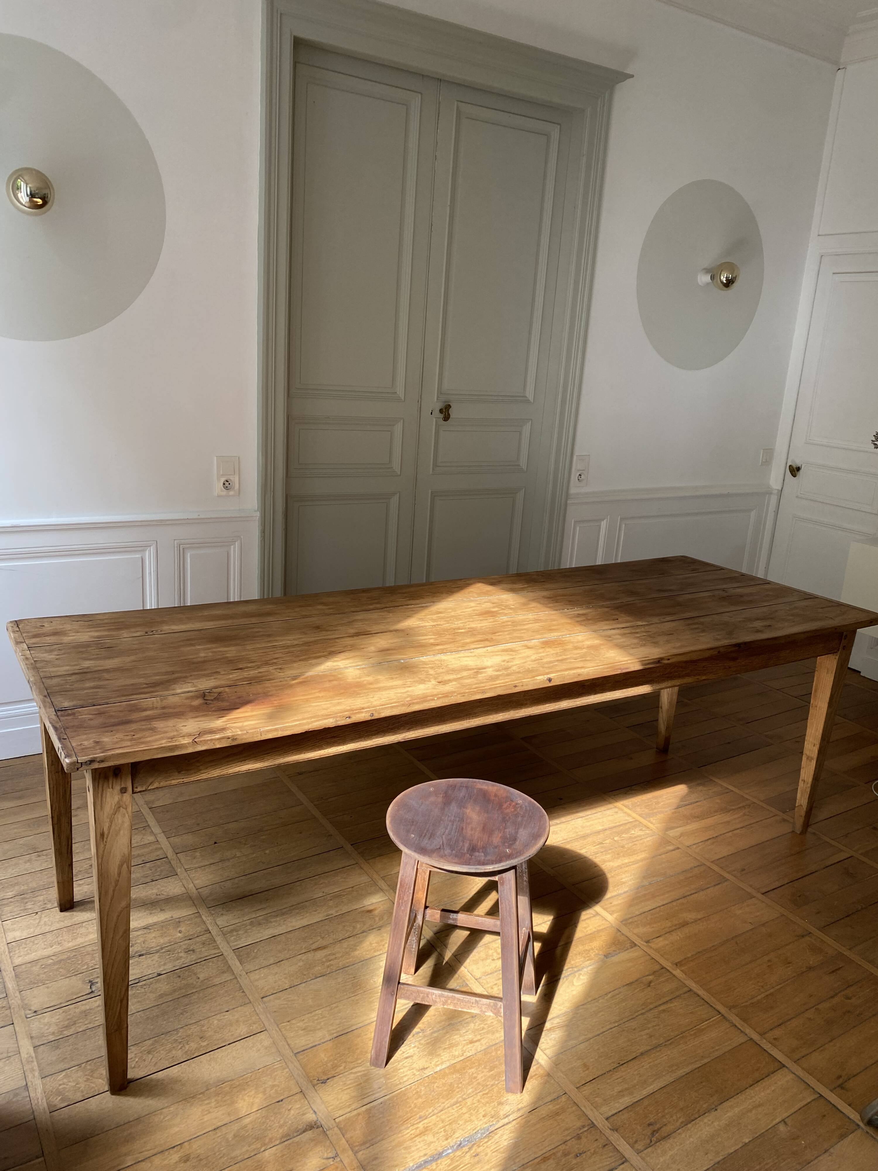 Farm table for 10/12 people.