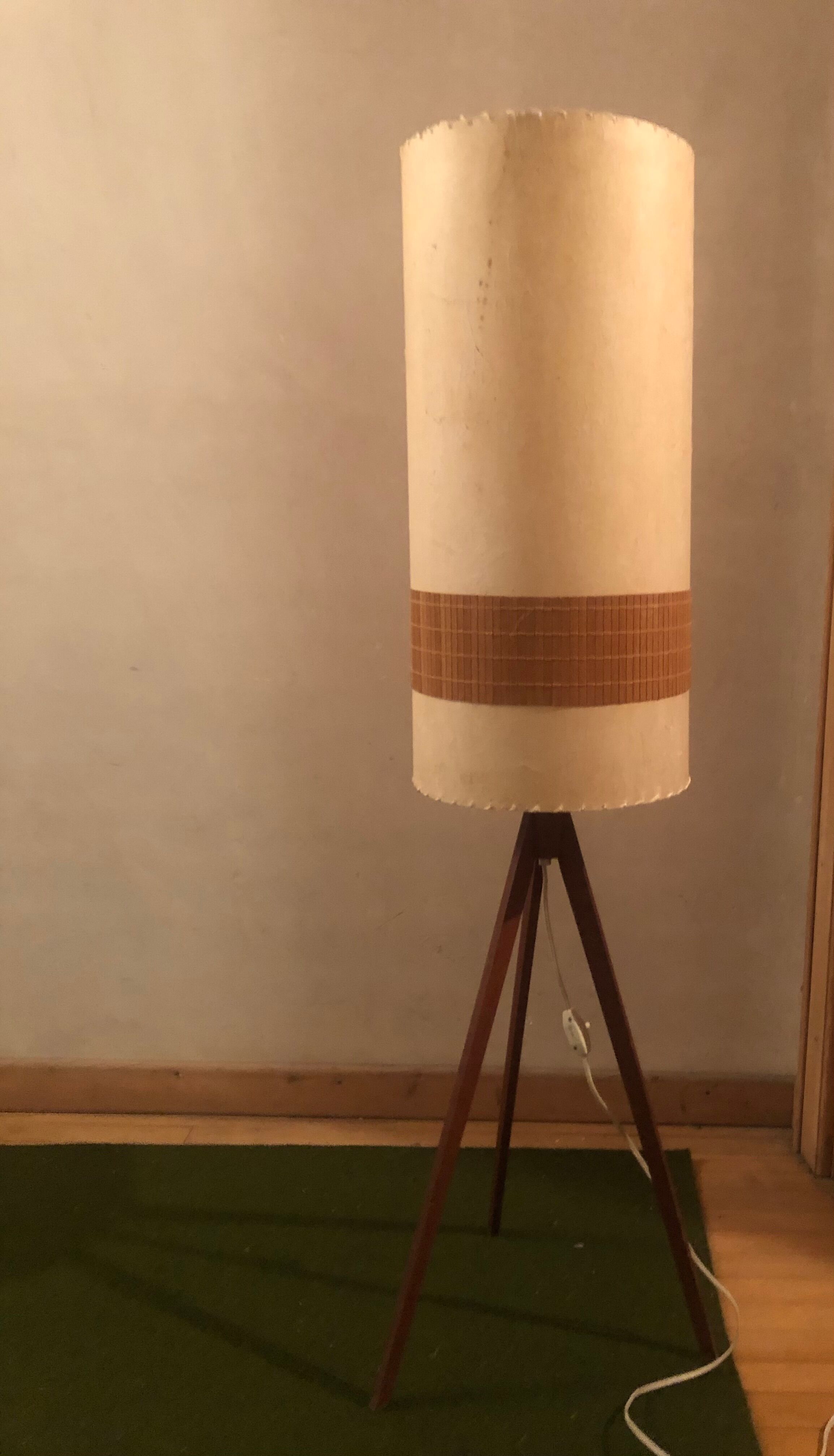 Scandinavian tripod floor lamp with 60s lampshade