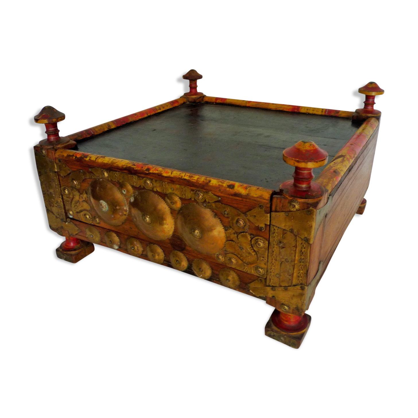 Table chest polychrome paint India
