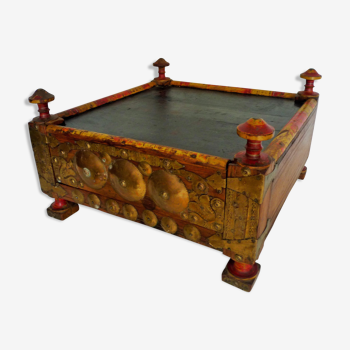 Table chest polychrome paint India