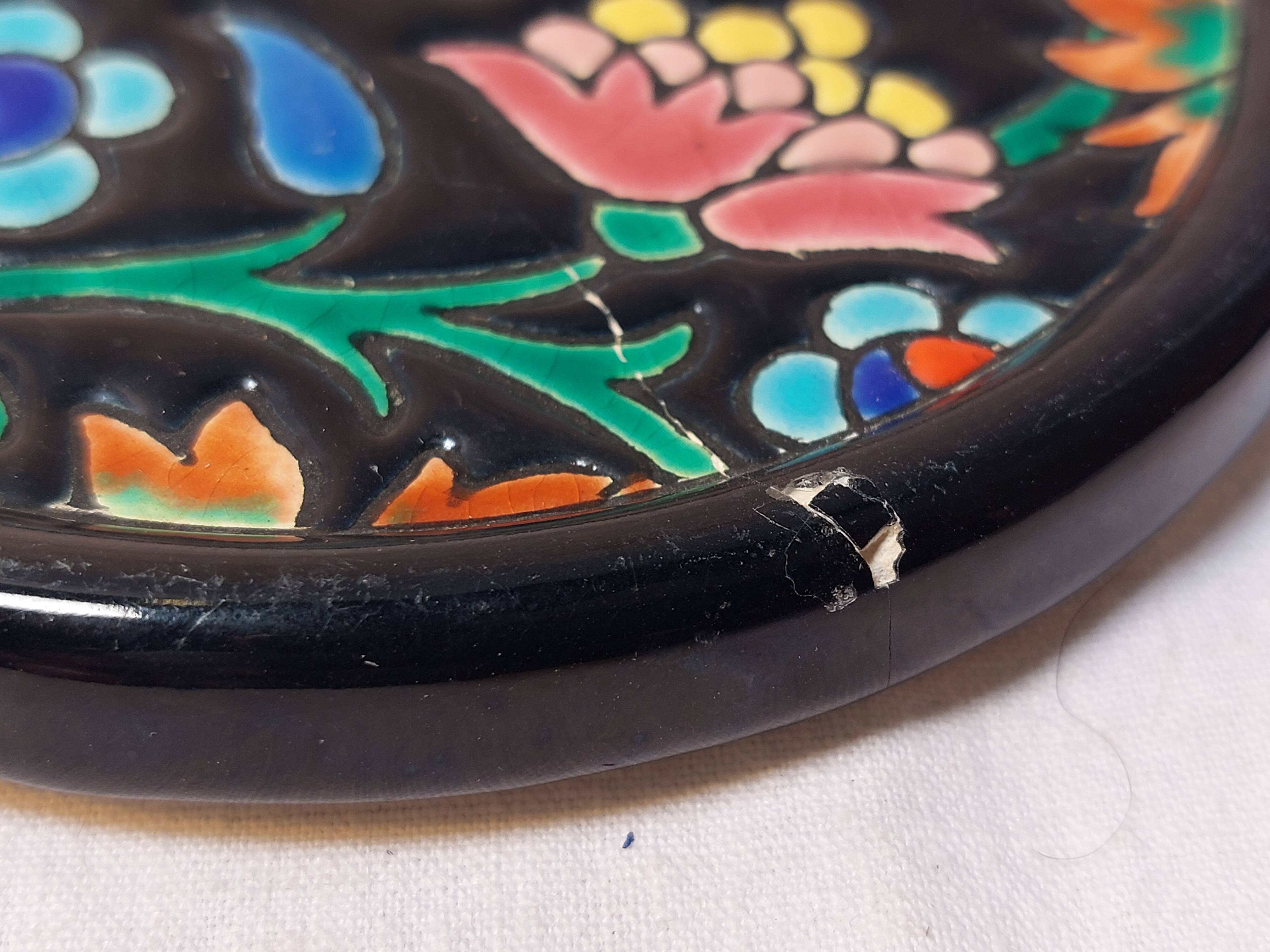 Ensemble émaux de Longwy dessous de plat et de bouteille décor floral