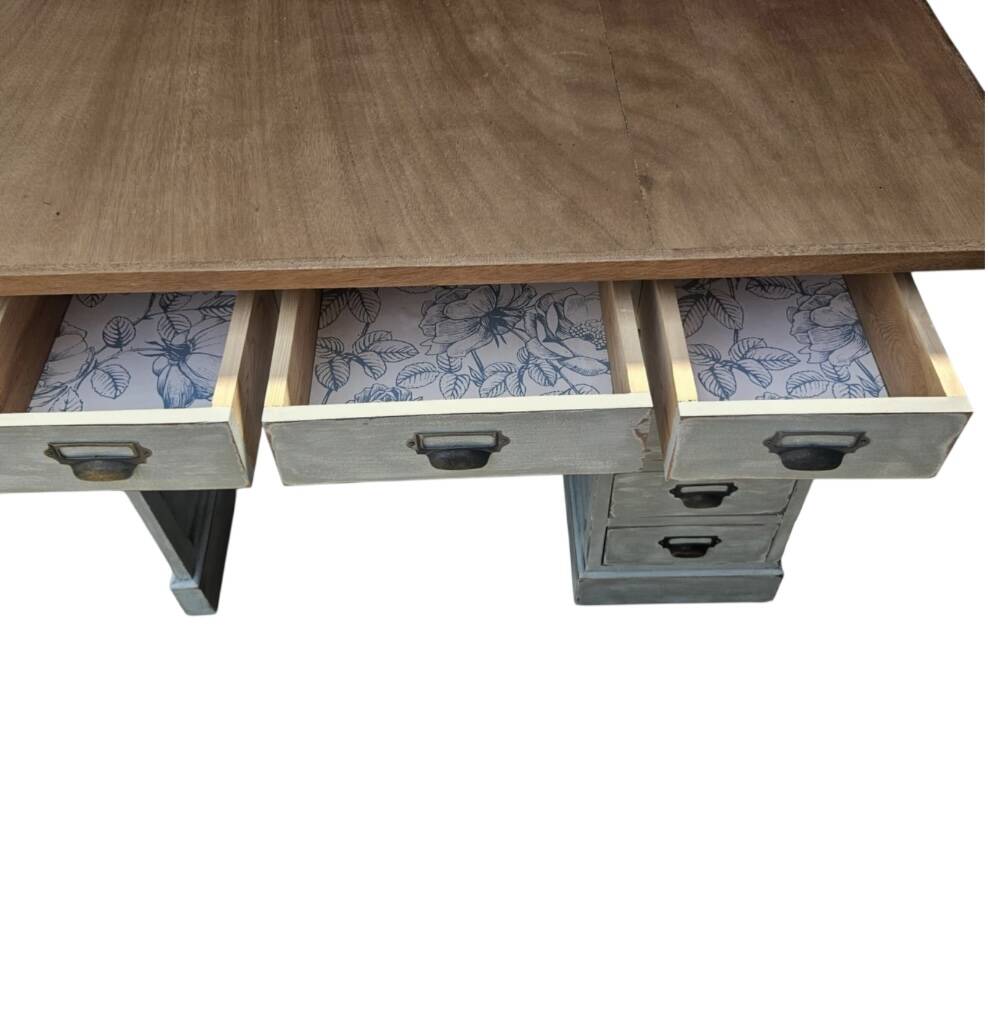 Bureau / petit comptoir de cuisine