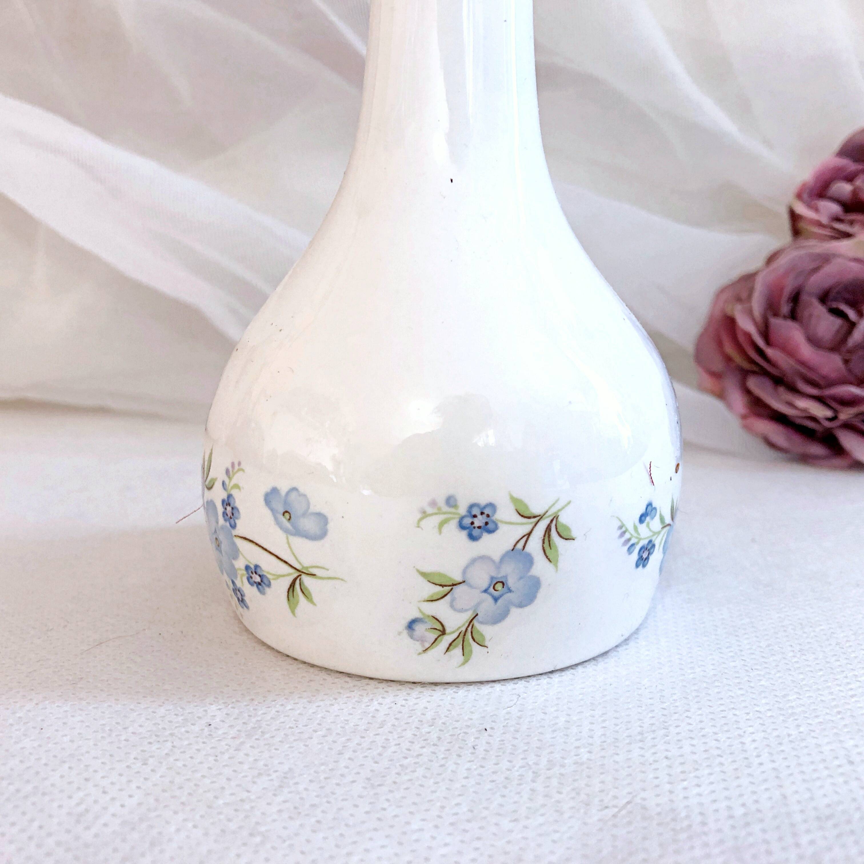 Fine porcelain soliflore vase with floral decoration England Staffordshire