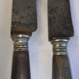 Service de table couteaux ancien lame acier virole corne