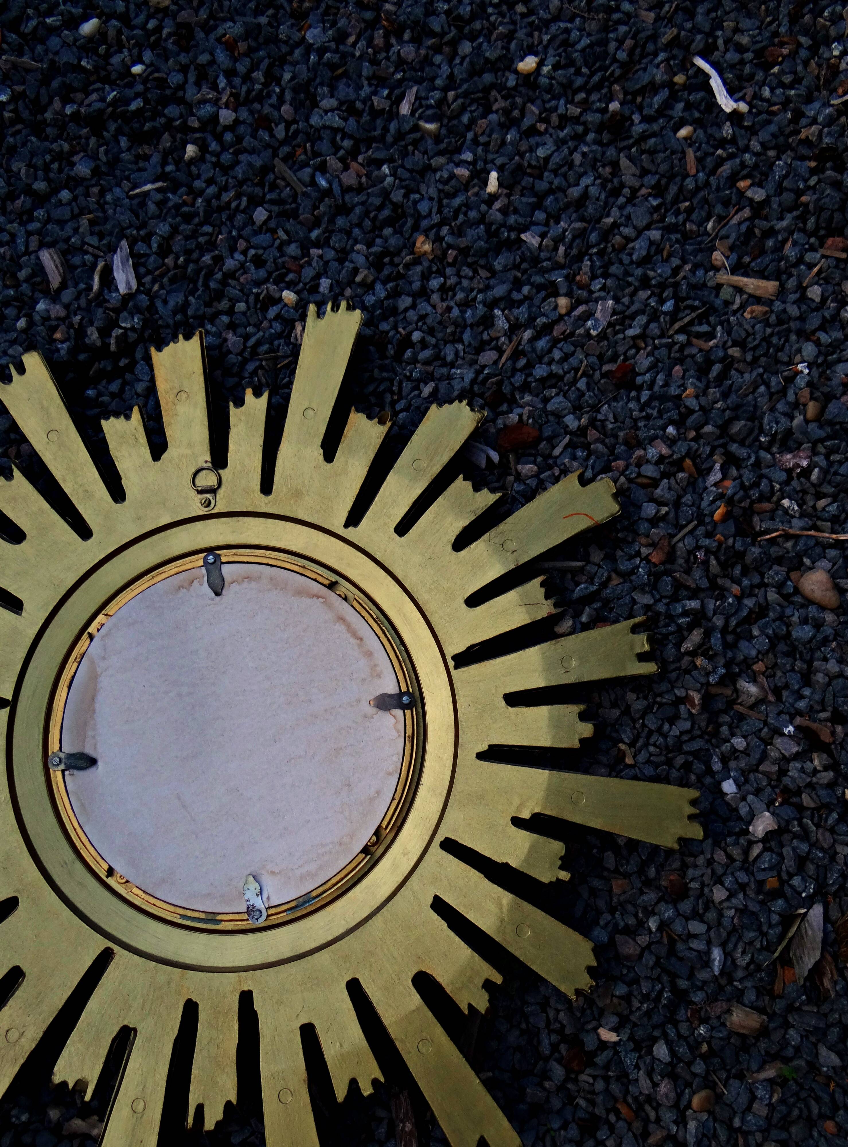 Miroir Soleil Sunburst œil de sorcière en résine doré style mid-century