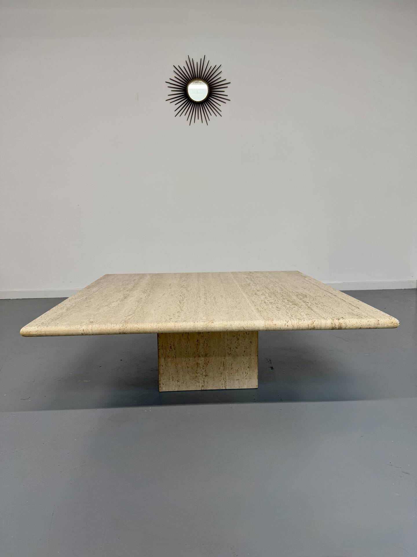 Italian coffee table in travertine, Roche Bobois edition, 70s/80s.