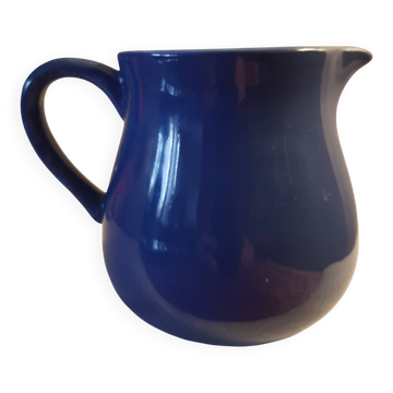 Bicoloured ceramic jug, blue and white from the brand Magu-CERA.