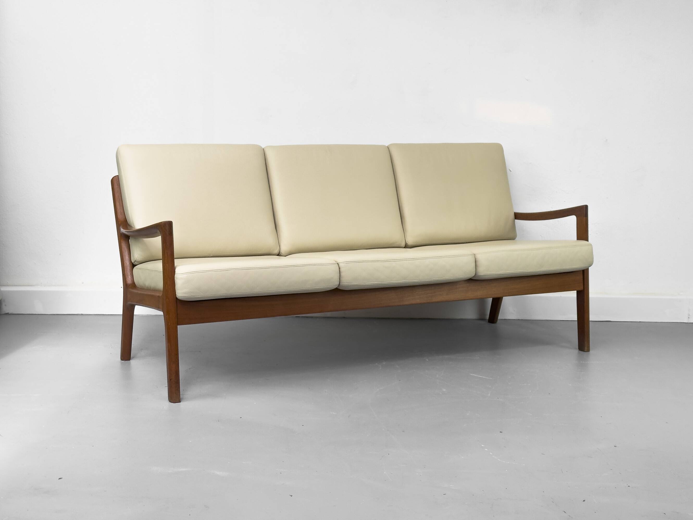 3-Seater Senator Sofa in Leather and Teak by Ole Wanscher for Cado, 1977