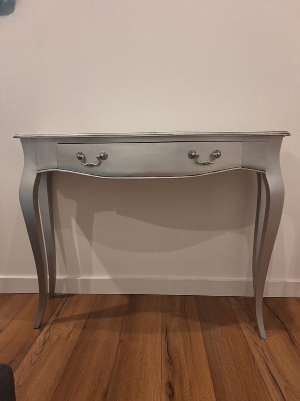Silver console