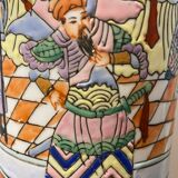 Vase en porcelaine émaillé XX siècle