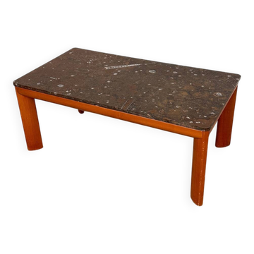 Table basse en marbre fossilisé moderniste des années 1970 avec base en bois