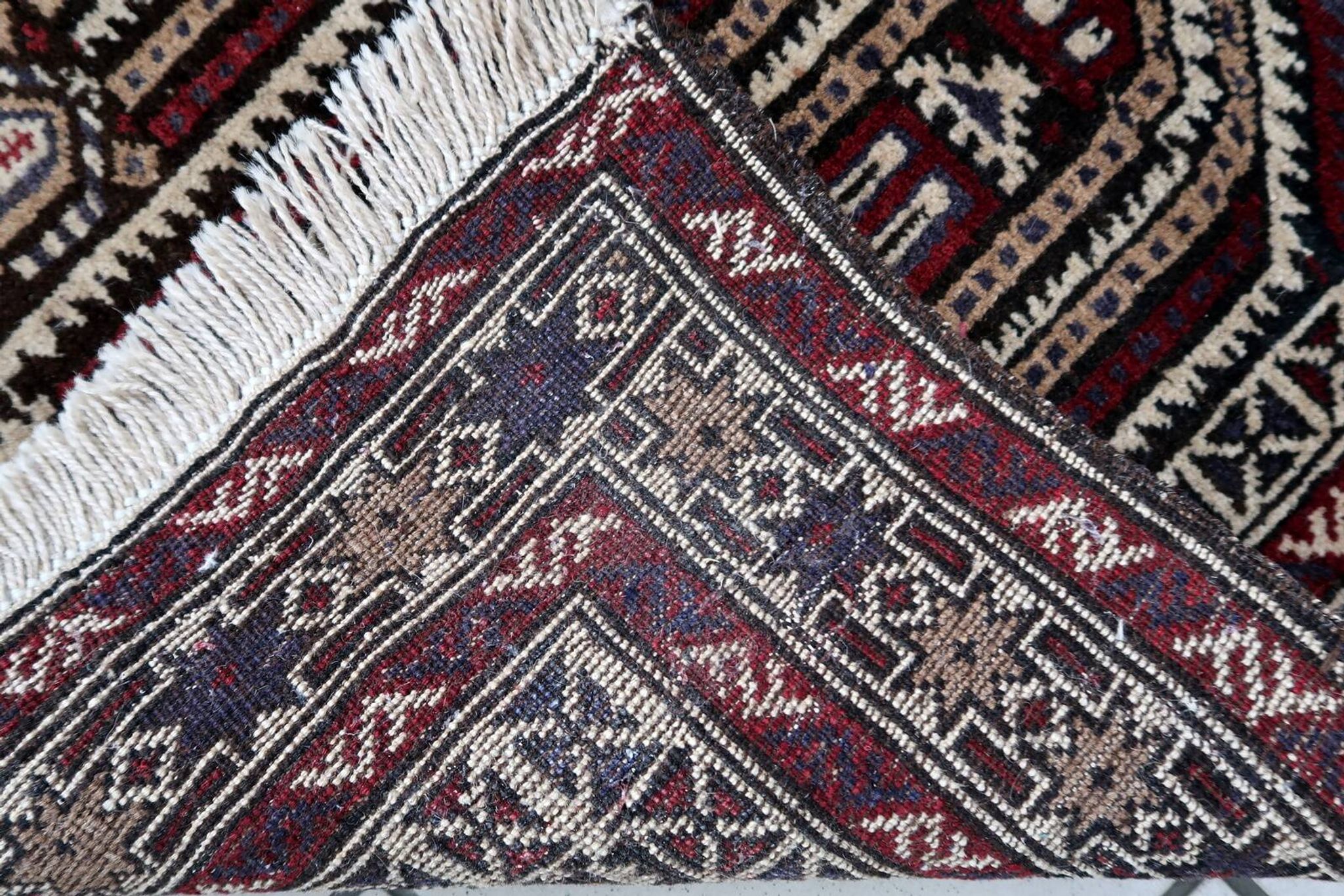 Tapis de prière vintage afghan Baluch fait main en laine – 95 x 142 cm