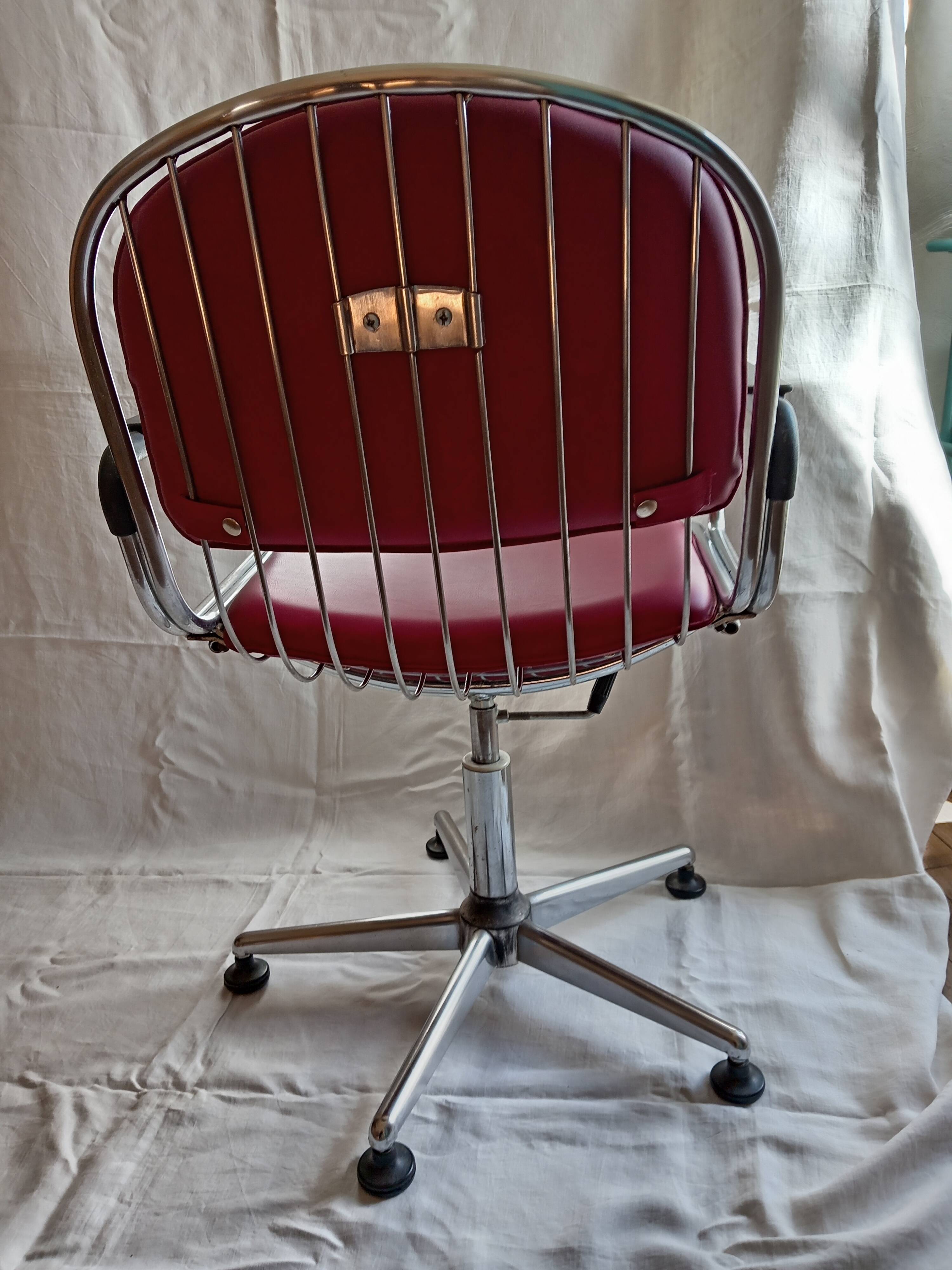 Italian designer armchair Molteni & Consonni