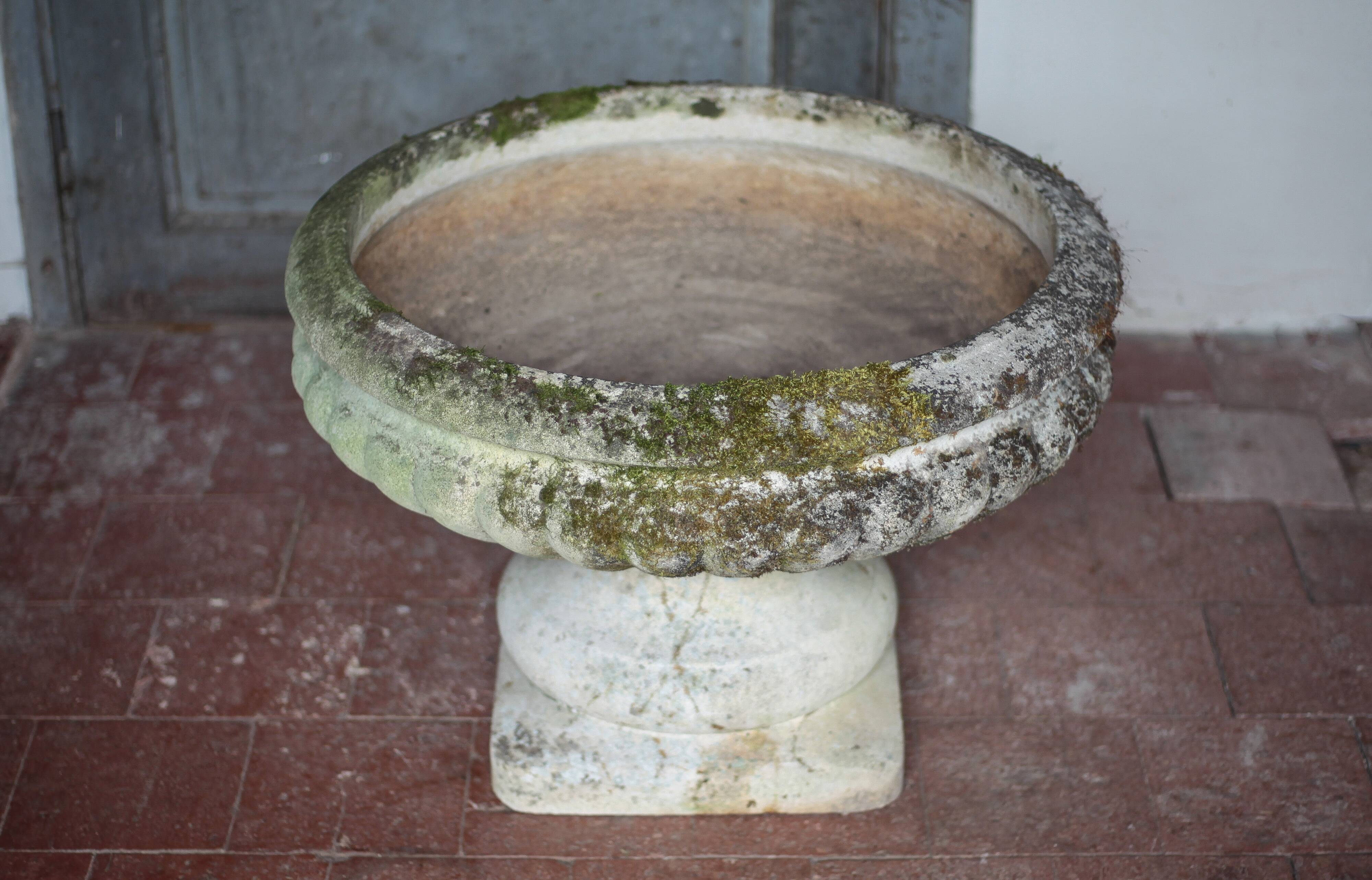 Grandon Fres planter, plant pot, outdoor pot, stone pot