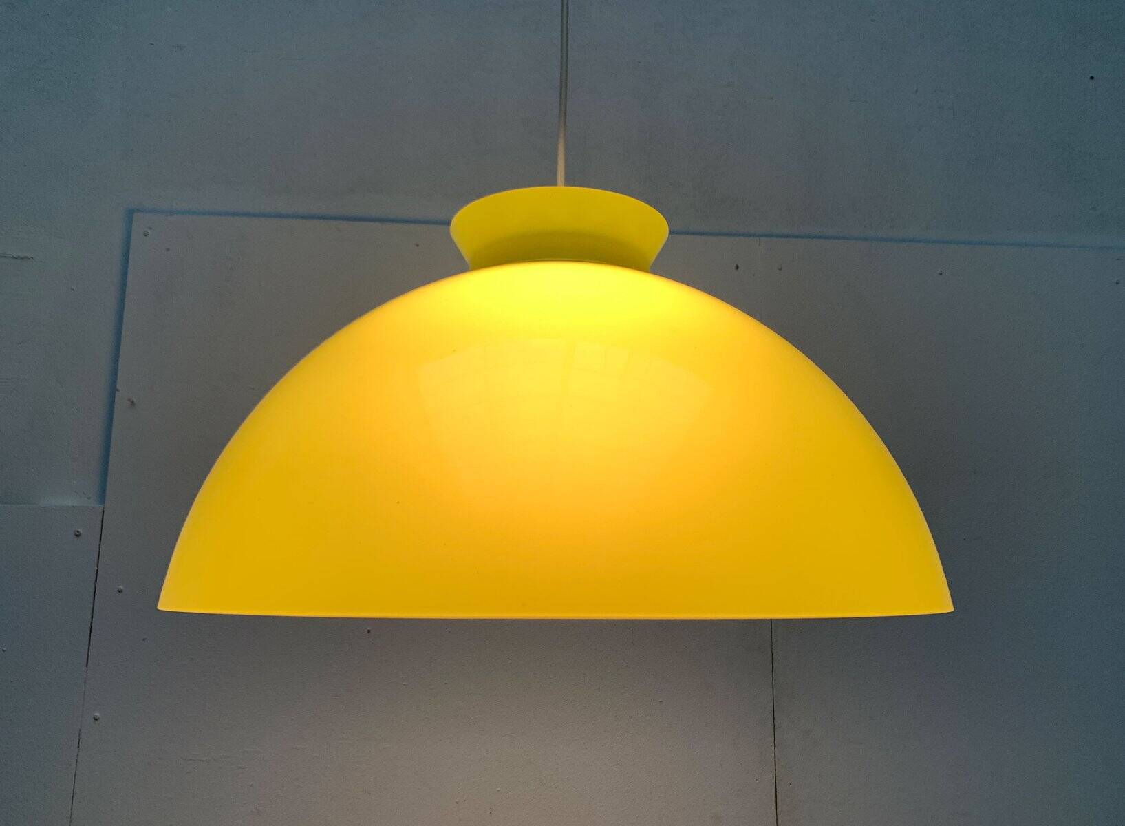 Suspended lamp model KD6 space age from the mid-century by Achille and Pier Giacomo Castiglioni for Kartell, 1960s.