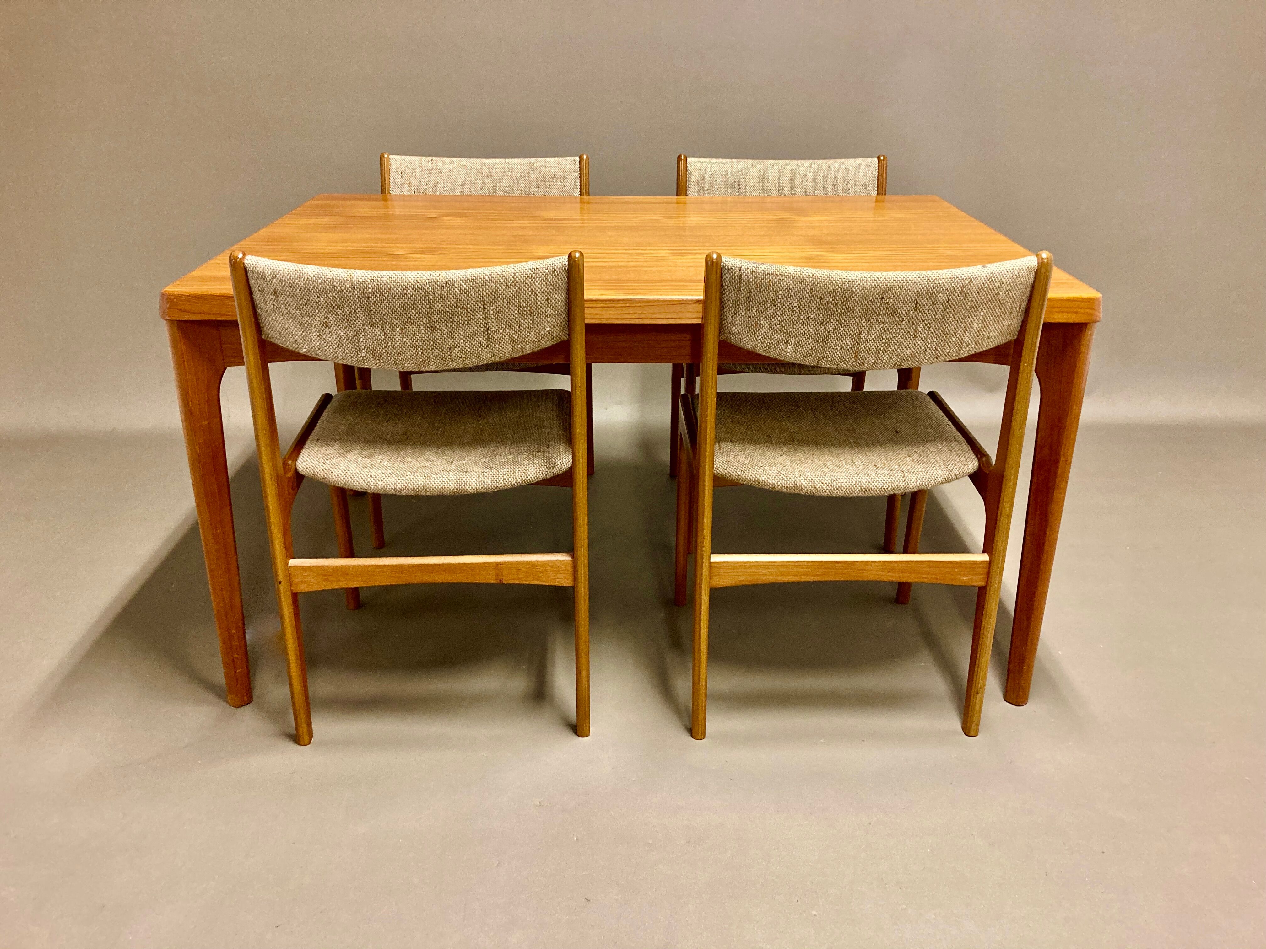 Set table and chairs Scandinavian design 1950.