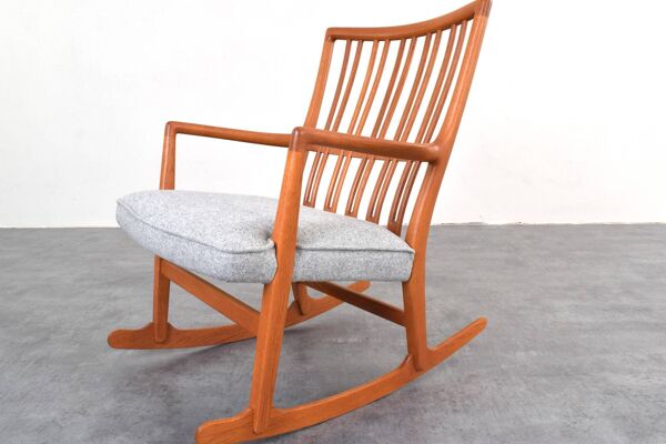 Rocking-chair en chêne ML33 par Hans J. Wegner pour A/S Mikael Laursen, années 1950.