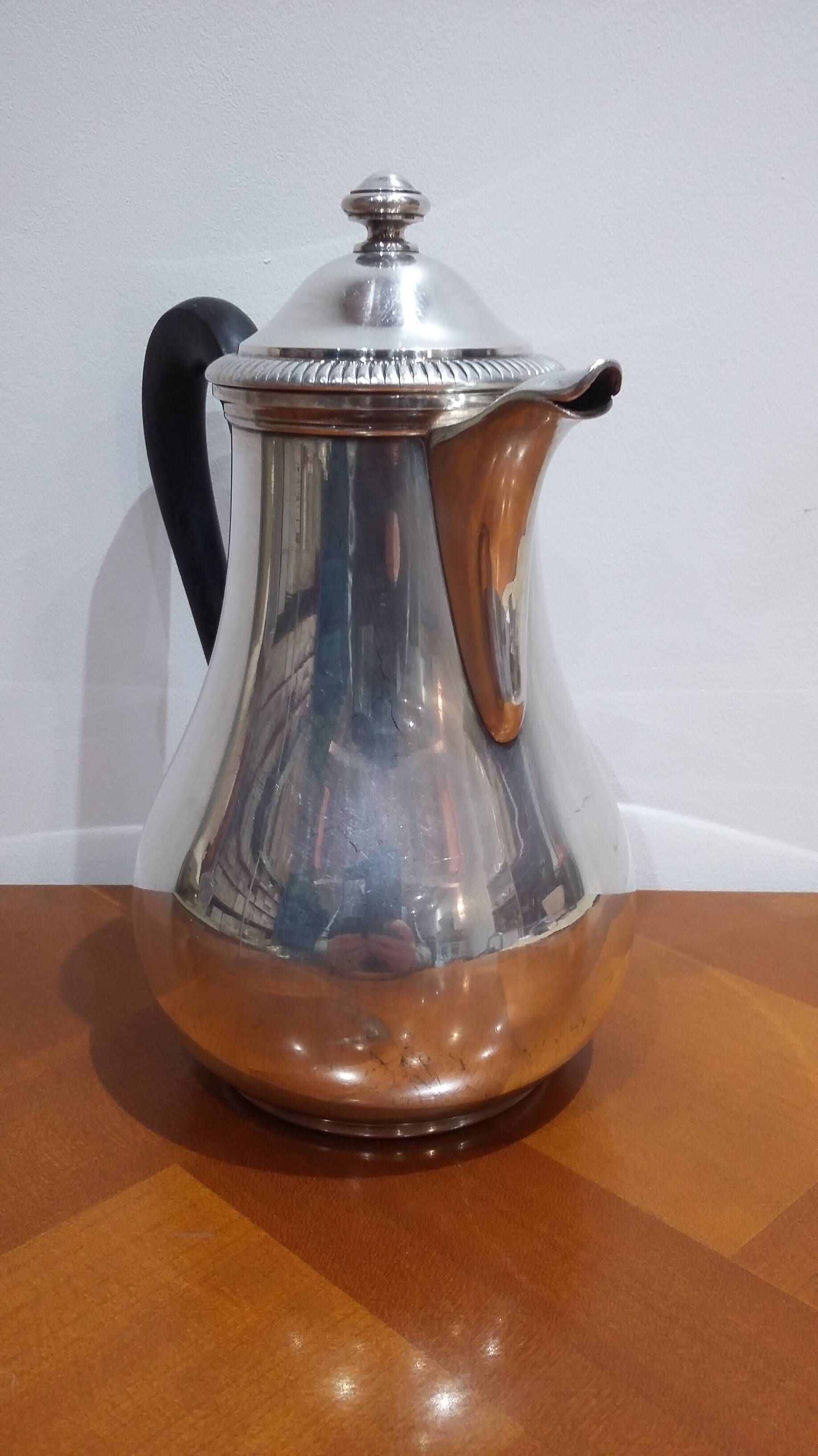 Très Belle Verseuse En Métal Argenté Guildart