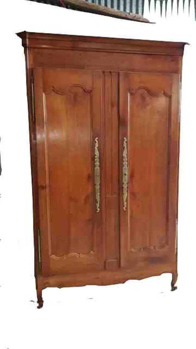 Armoire en merisier patine caramel