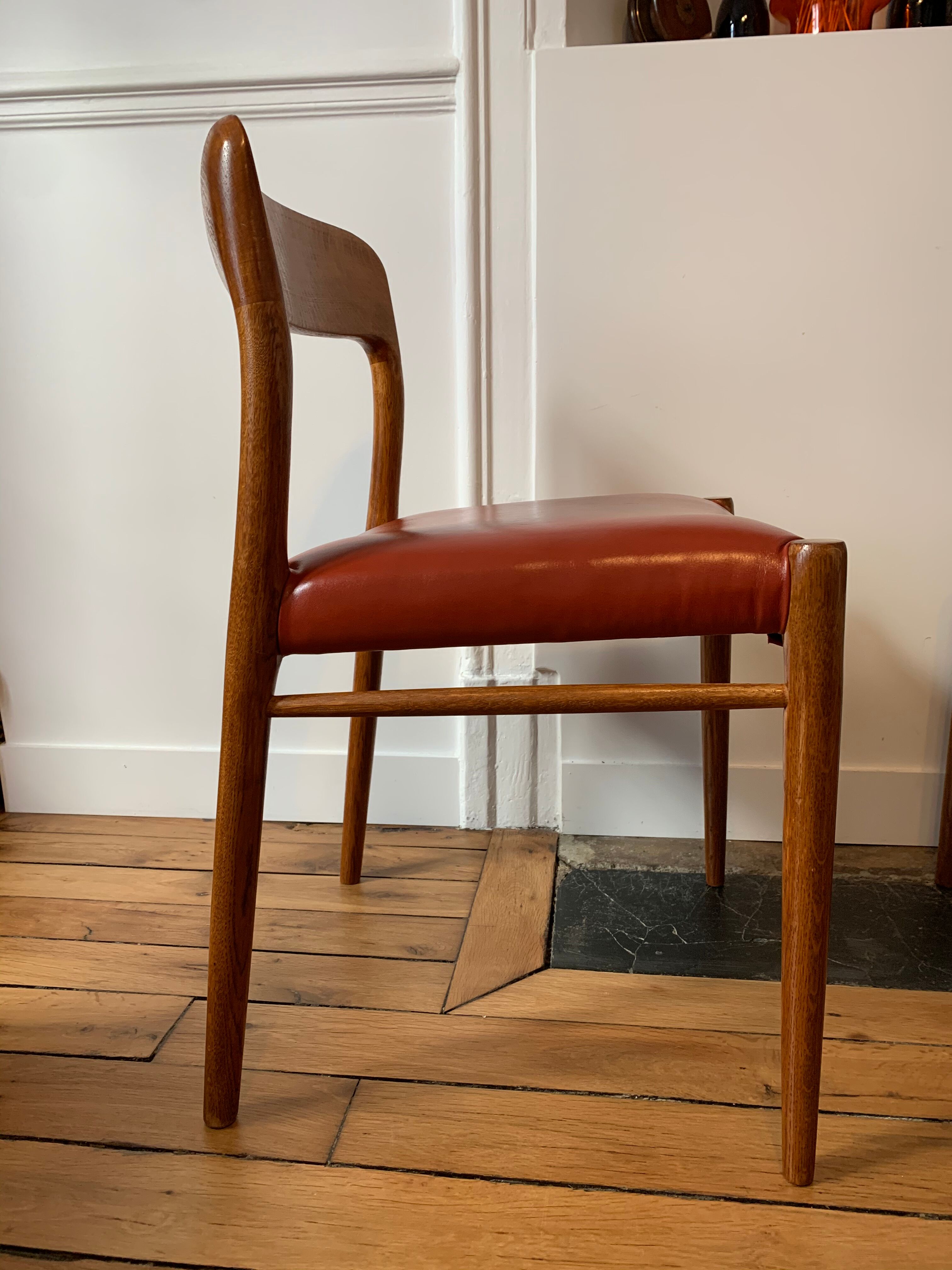 Moller chair model 75 oak and leather