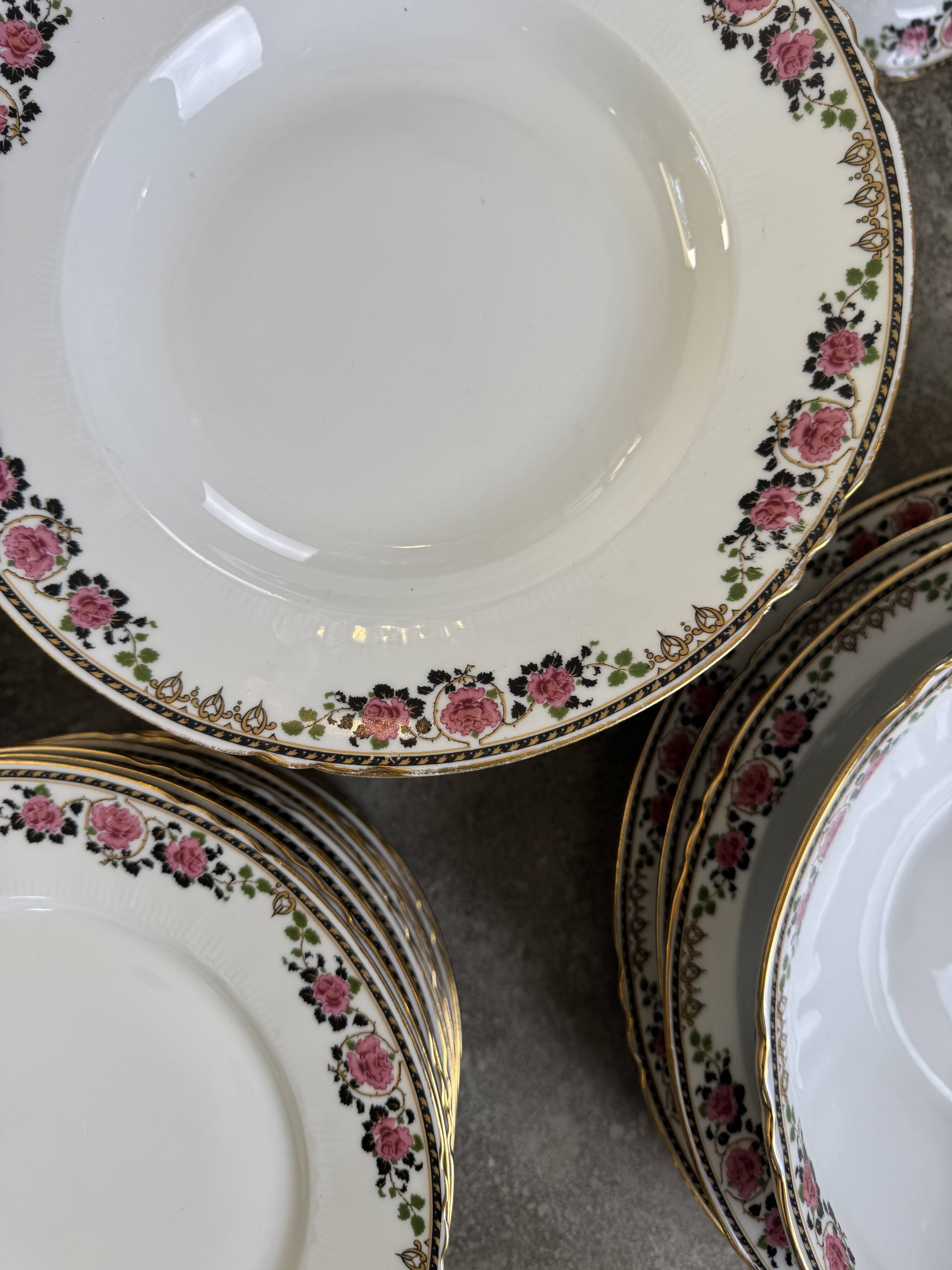 66-piece Limoges porcelain service, mid-20th century