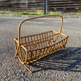 Porte revue en rotin