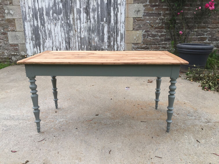 Farm table