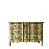 Distressed chest of drawers
