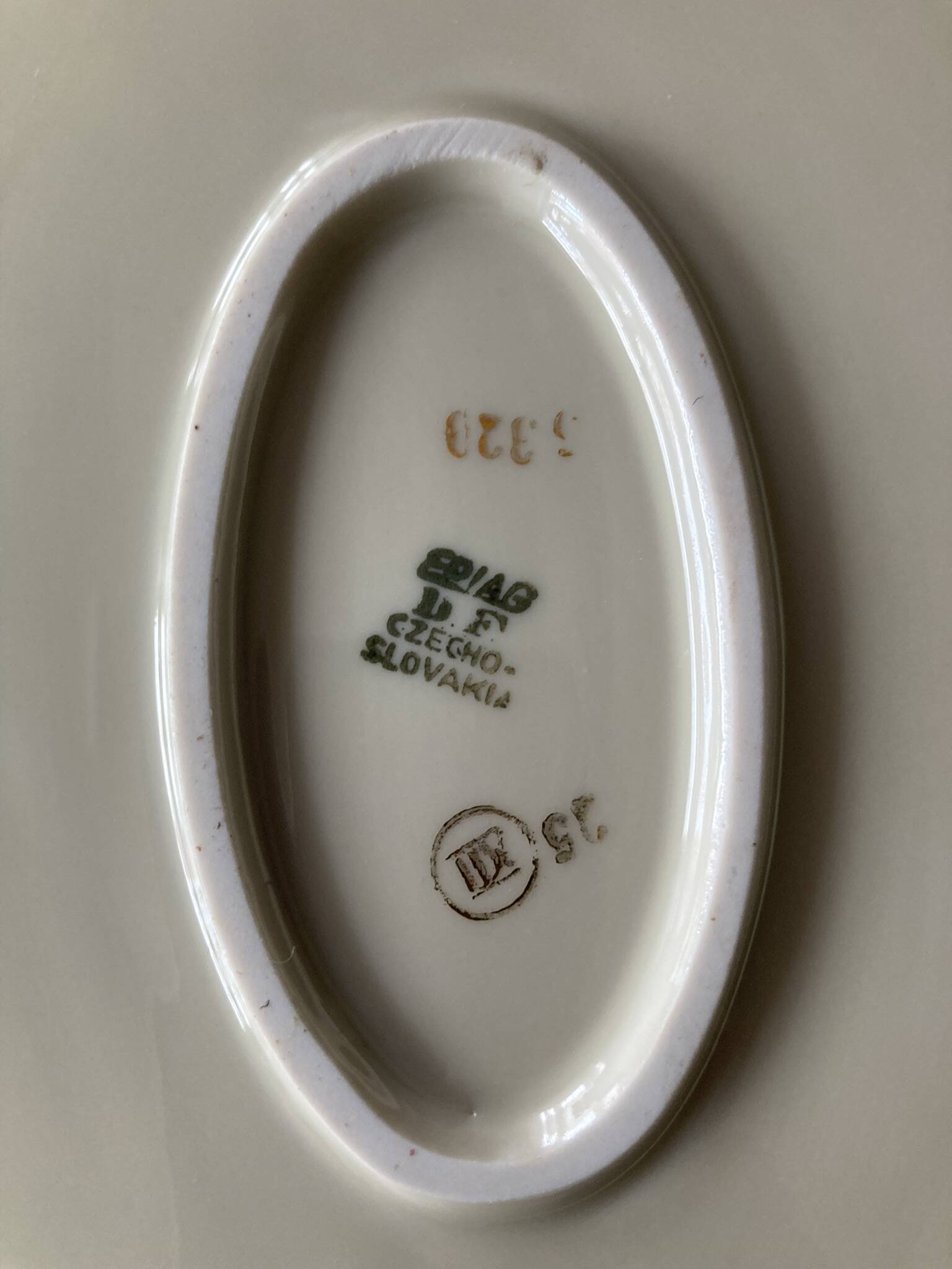 Ensemble de service de table de porcelaine