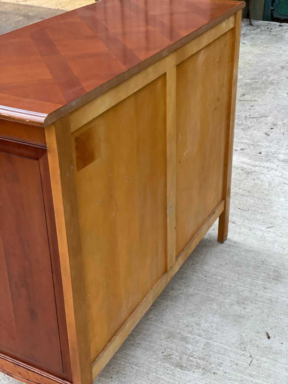 Louis XV buffet in cherry wood and shiny marquetry with 2 doors and 2 drawers