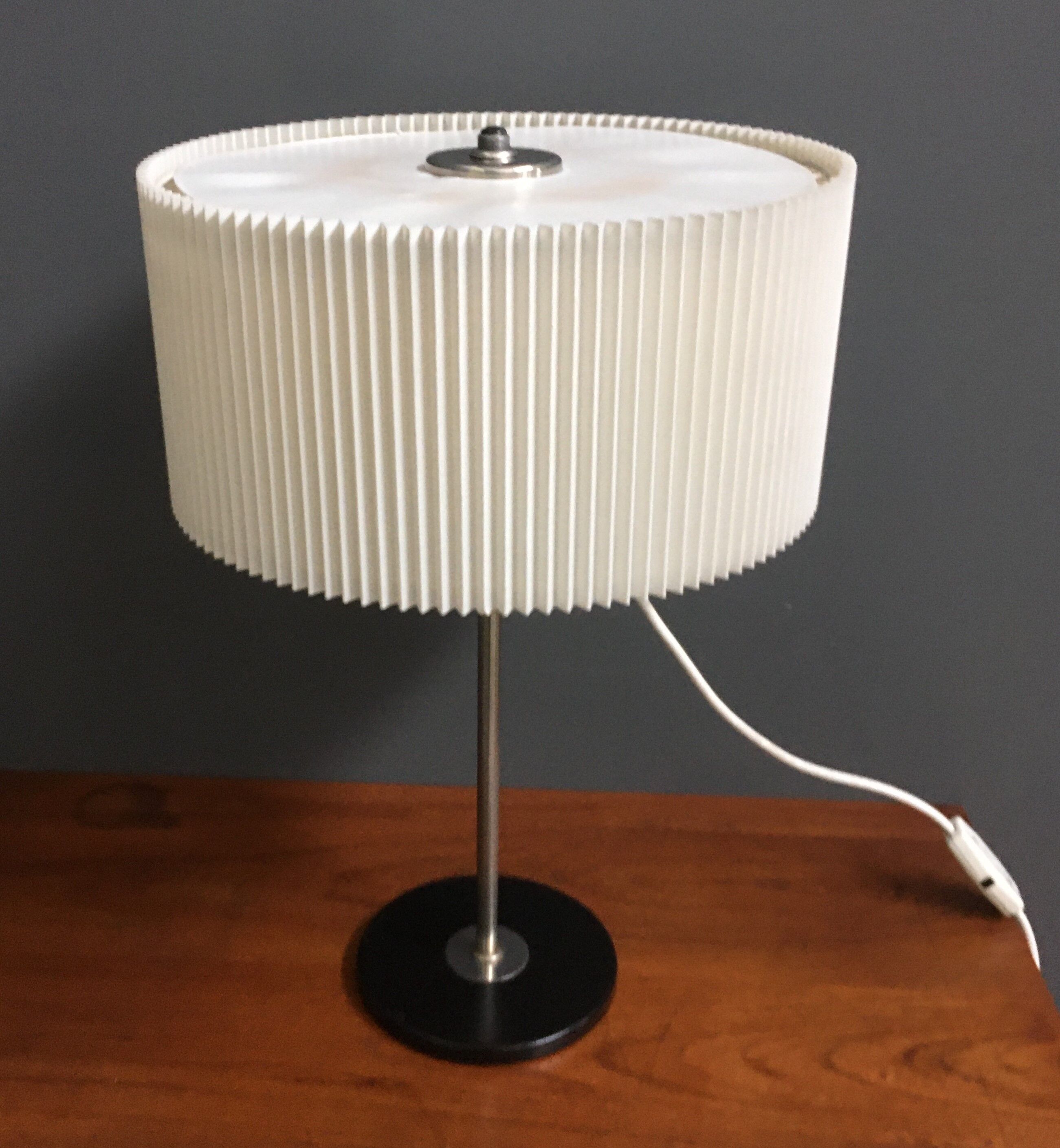 1960s table lamp with a white plissee shade, adjustable in height MCM
