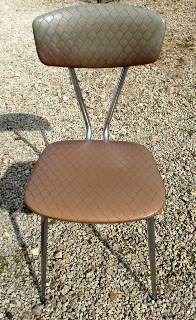 Série de 4 chaises en skaï et chrome années 60