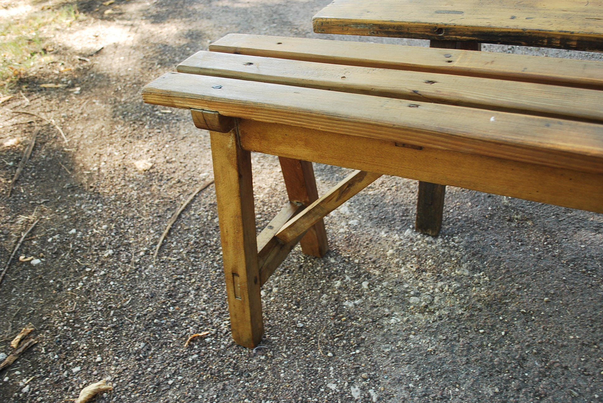 Set of 2 benches