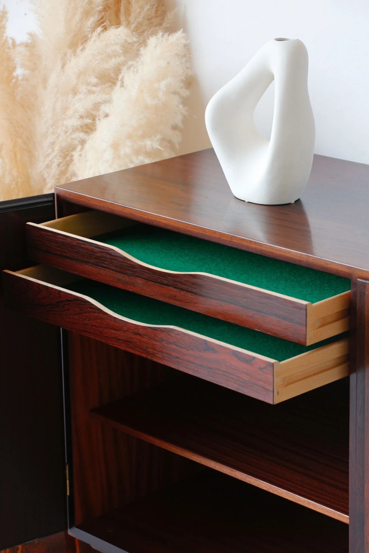 Enfilade Oman Jun in rosewood | Vintage Scandinavian design